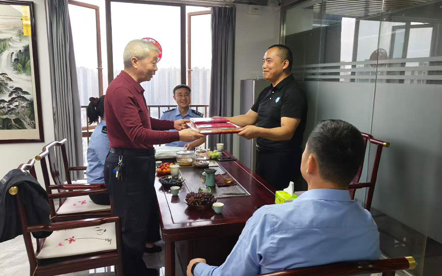 喜报｜惠州市保安协会领导莅临国卫保安考察指导并授予荣誉